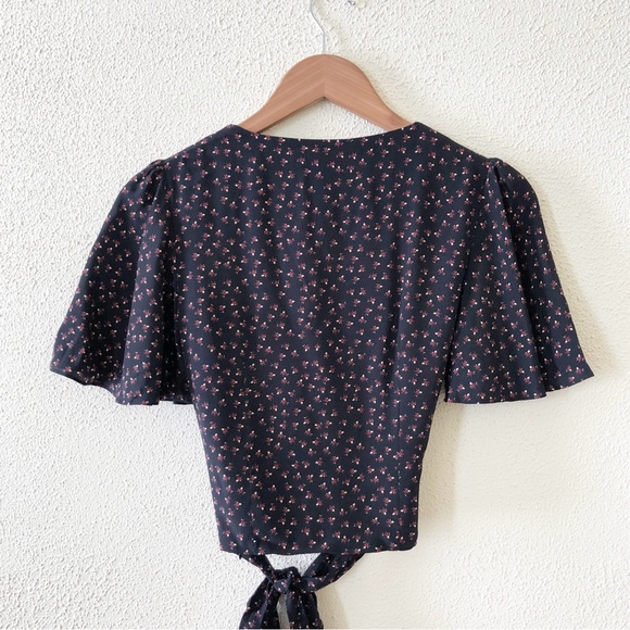 NICHOLAS Flutter Sleeve Cropped Blouse 0 - Picture 2 of 3